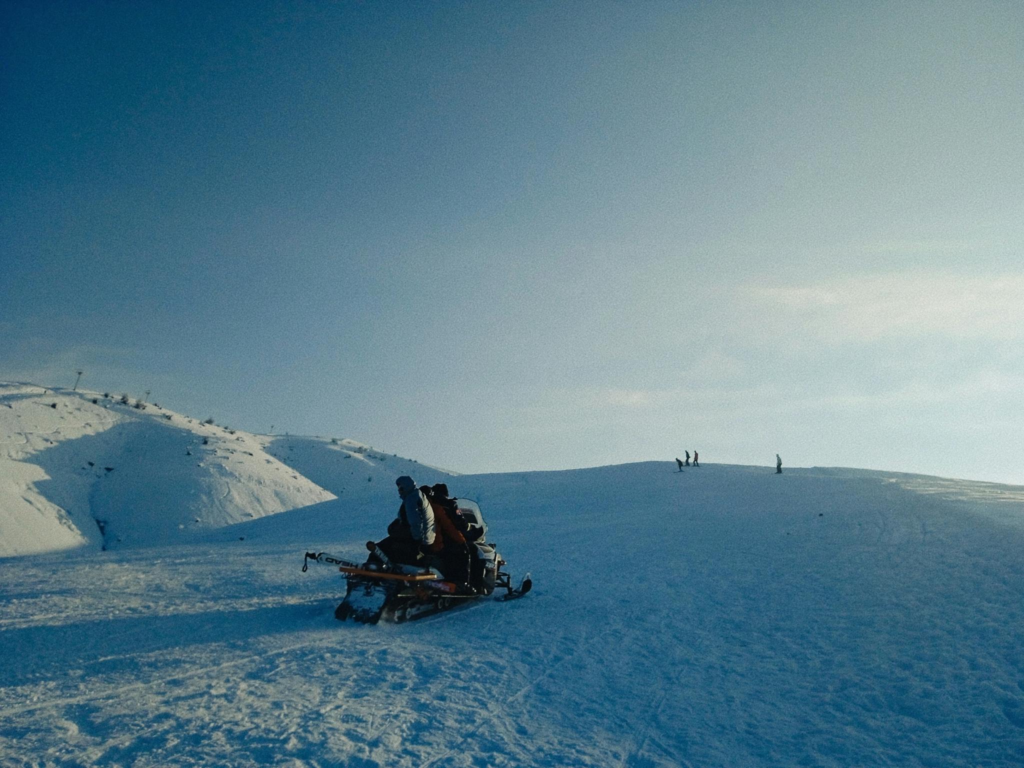 skoter med berg